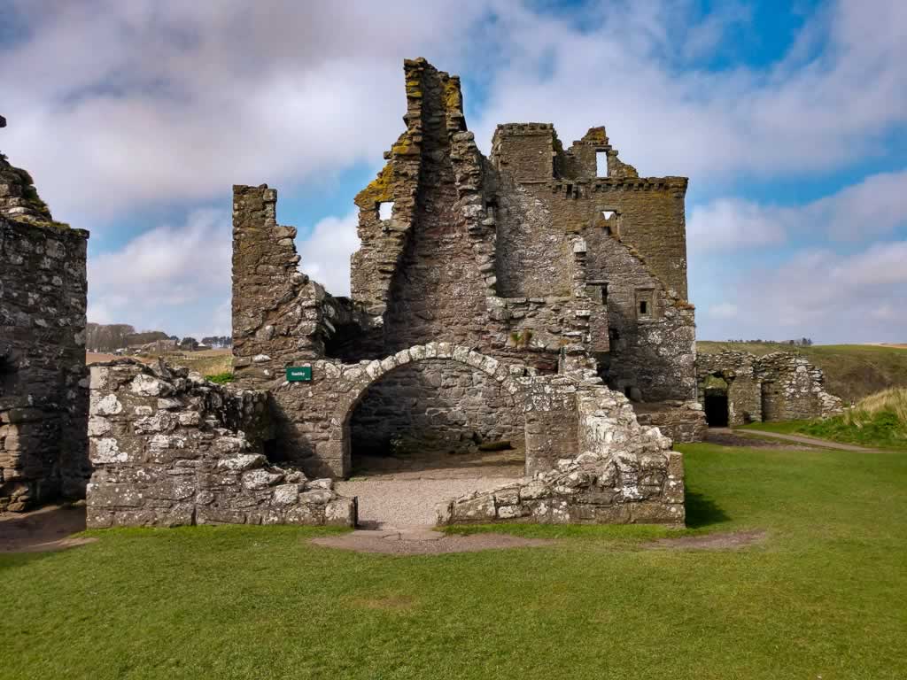 aberdeenshire dunnottar castle 08 keep