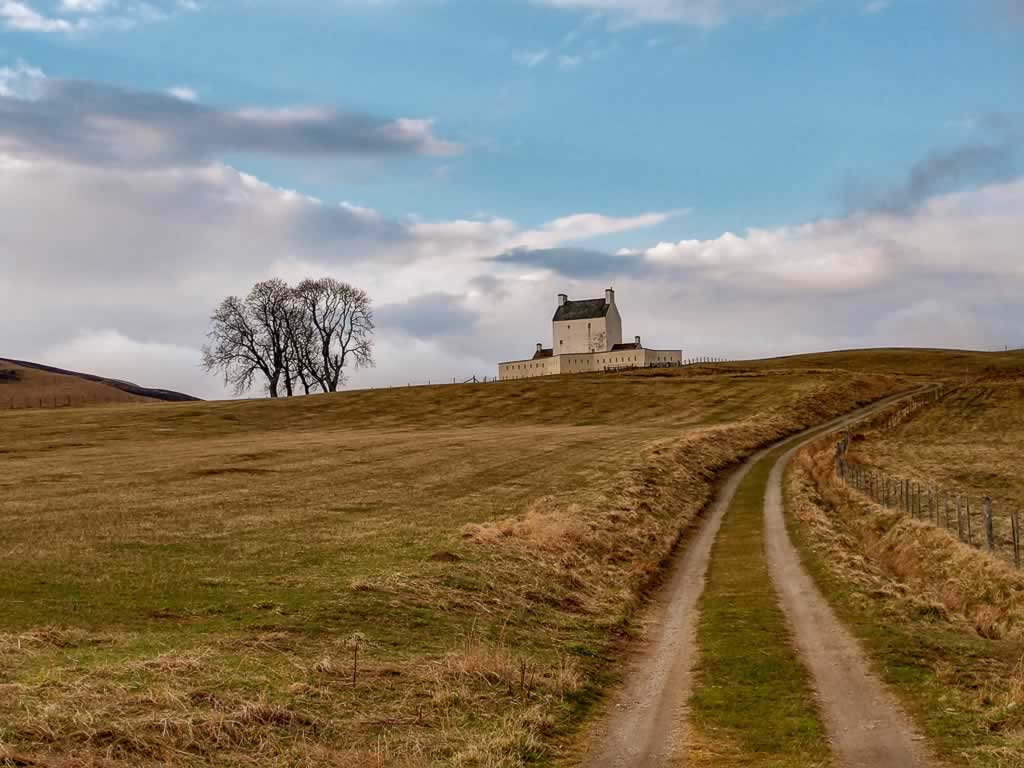 highlands 03 cairngorms corgarff castle