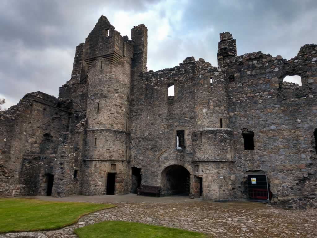 highlands balvenie castle 05