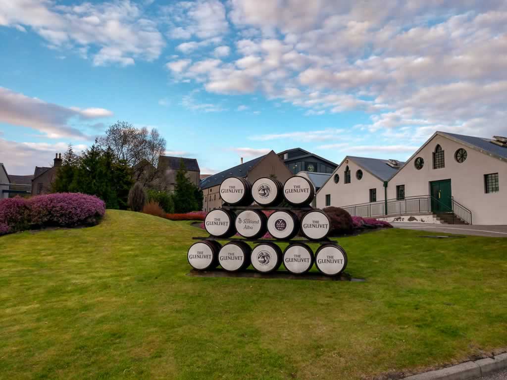 highlands glenlivit distillery 02