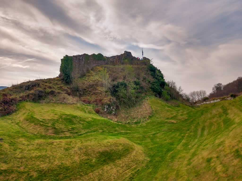 loch ness castle urquhart 04 motte