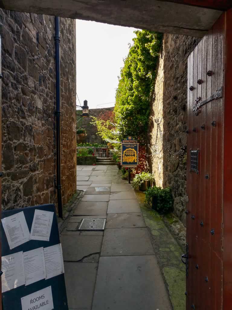 stirling 07 to the castle